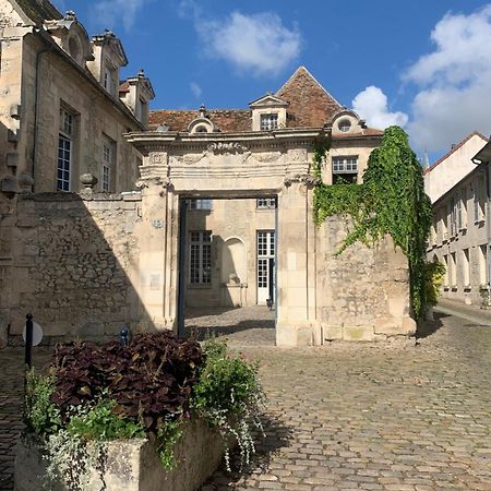 La Maison Saint Joseph Hotel Crepy-en-Valois Exterior photo