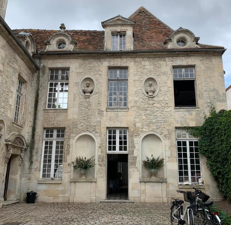 La Maison Saint Joseph Hotel Crepy-en-Valois Exterior photo