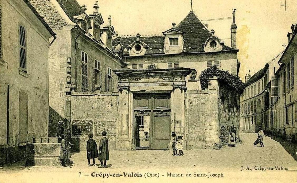 La Maison Saint Joseph Hotel Crepy-en-Valois Exterior photo